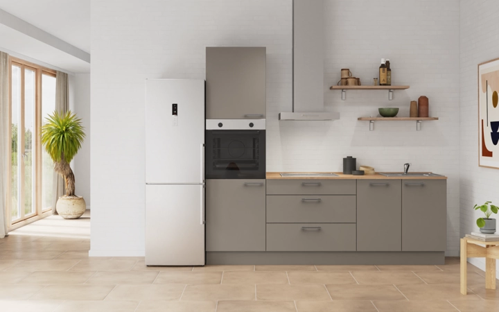 Cuisines Elite Cuisine linéaire 240 cm électroménagers inclus planning 11 0